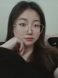 编号40326  21岁，03年出生，女，未婚，身高165cm，大专学历，老家广西省桂林市，目前在广东省广州市荔湾区工作，销售行业，月收入5000元，择偶要求：22-30岁，身高165cm以上，大专以上文化。
