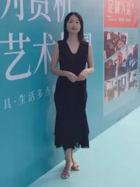 编号20109  33岁，92年出生，女，未婚，身高160cm，大专学历，老家广东省梅州市，目前在中山工作，营销行业，月薪20000元+，有房，择偶要求：31-36岁，身高175cm以上，本科以上文化，成熟稳重，有事业心，最好自己创业或开公司。