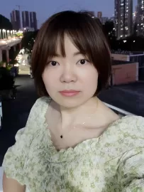 编号20149  44岁，81年出生，女，离异，有两个女儿大的十岁，小的8岁都随我，身高160cm,大专学历，老家陕西人，目前在深圳工作，物流行业，月薪1万，择偶要求：44-50岁，身高170以上，大专以上学历。