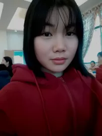 编号20422  21岁，04年出生，女，未婚，身高165cm，大专学历，老家广东肇庆市，目前在佛山大专在读，即将毕业，择偶要求：有车有房，身高173以上，高中及以上文化。