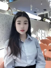 编号2103  24岁，99年出生，女，未婚，身高158cm，本科学历，老家广东省梅州市，目前在广东省深圳市工作，证劵行业，月收入5000元，择偶要求：28-35岁，身高173cm以上，初中以上文化。