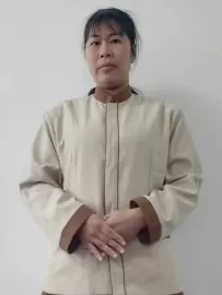 编号20396  37岁，87年出生，离异，有个9岁男孩随我，身高160cm，初中学历，老家广东省广州市南沙人，目前在广州南沙工作，保洁，月薪3000元，择偶要求：不介意对方带小孩的，33-45岁，身高学历不限。