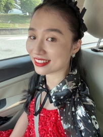编号40356  34岁，89年出生，女，离异，有一个5岁的女儿随男方，身高160cm，本科学历，老家广东省惠州市，目前在广东省佛山市工作，外贸行业，月收入1.5-2万元，有车有房，择偶要求：33-40岁，身高170以上，大专以上文化，收入1.5万以上。