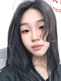 编号60143  22岁，04年出生，女，未婚，身高165cm，老家广东省汕尾市，目前在广东省深圳市工作，前台，月收入2000元，择偶要求：22-30岁，身高170cm以上，中专以上学历。