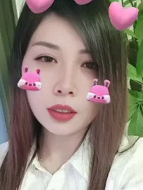 编号2037  44岁，80年出生，女，离异，有一个12岁-16岁男孩随对方，身高156cm，高中学历，老家贵州省黔东南州锦屏县，目前在广东省广州市工作，护士行业，月收入5000元，择偶要求：44-55岁，身高168cm以上，高中以上文化。
