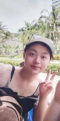 编号60209  28岁，97年出生，女，未婚，身高157cm，大学学历，老家广东省广州市，目前在广东省佛山市工作，民宿行业，月收入3000元，择偶要求：27-39岁，身高170cm以上，高中以上学历。