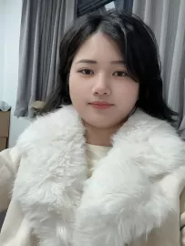 编号60161  29岁，96年出生，女，未婚，身高162cm，初中学历，老家广西省北流市，目前在广东省深圳市工作，互联网行业，月收入8000元+，择偶要求：27-37岁，身高175cm以上，初中以上学历。