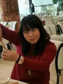 编号40440  38岁，86年出生，女，离异，有一个7岁男孩随对方，身高161cm，高中学历，老家湖南省郴州市，目前在广东省东莞市工作，医疗行业，月收入2万元+，择偶要求：35-45岁，身高170cm以上，高中以上文化