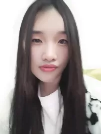 编号60166  26岁，98年出生，女，未婚，身高160cm，初中学历，老家贵州省凯里市，目前在广东省深圳市工作，工厂上班，月收入1-2万元，择偶要求：26-36岁，身高170cm，初中以上学历。