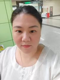 编号60183  36岁，89年出生，女，离异，有一个6岁男孩随我，身高160cm，初中学历，老家广西省桂林市，目前在广东省深圳市工作，家政行业，月收入7000元，择偶要求：40-50岁，身高160cm以上，初中以上学历。