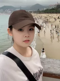 编号20595  20岁，05年出生，女，未婚，身高165cm，初中学历，老家江西省赣州市，目前在广东省广州市工作，美业，月收入5000元，择偶要求：22-30岁，身高173cm-180cm以上，本科以上文化。