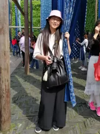 编号20175  39岁，86年出生，女，离异，无小孩，身高167cm，大专学历，老家江西赣州人，目前在广州工作，医药行业，月薪10000元，择偶要求：年龄35-50岁，身高170以上，大专文化以上，学历是硬性要求，非诚勿扰。
