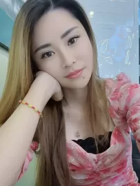 编号40507  37岁，87年出生，女，丧偶，有一个7岁女孩随我，身高158cm，高中学历，老家河南省信阳市，目前在广东省惠州市工作，网约车行业，月收入8000-1万元，有车，择偶要求：37-40岁，身高168cm以上，高中以上文化。