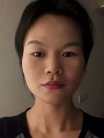 编号40468  32岁，92年出生，女，离异，有一个8岁男孩随对方，身高158cm，本科学历，老家湖北省鄂州市，目前在广东省深圳市龙岗区工作，英语老师，月收入7000元，有房，择偶要求：32-42岁，身高170cm以上，大专以上文化。