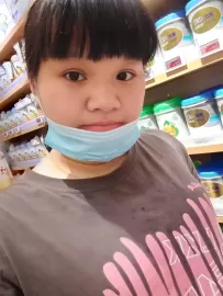 编号20269  32岁，93年出生，女，离异，有个6岁男孩随对方，身高150cm，高中学历，老家广东省梅州市丰顺人，目前在广东深圳工作，服务行业，月薪4500元，择偶要求：35-40岁，身高160cm以上。