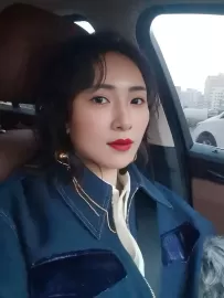 编号20345  34岁，91年出生，女，离异，有个女孩随对方，身高160cm，大专学历，老家广东省汕头市，目前在广东省惠州工作，大健康行业，月薪6000元，择偶要求：33-40岁，身高168cm以上，高中以上文化。