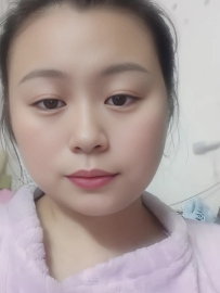 编号85064  36岁，89年出生，女，离异，一个12岁男孩随男方，身高150cm，初中学历，老家湖南省怀化市沅陵县，广东省东莞市工作，员工，月薪3000-5000元；择偶要求:32岁-45岁，身高168cm以上，高中文化以上。