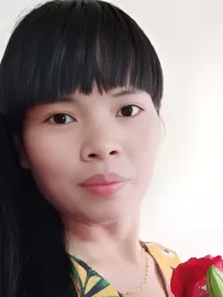编号2056  43岁，81年出生，女，离异，有一个20岁男孩随对方，身高159cm，初中学历，老家重庆人，目前在广东省深圳市工作，工厂上班，月收入5000元，择偶要求：40-60岁，身高165cm以上，高中以上文化。