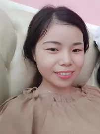 编号20575  29岁，96年出生，女，未婚，身高155cm，大专学历，老家广西省玉林市，目前在广东省深圳市工作，设计行业，年收入15万，择偶要求：23-37岁，身高160cm以上，高中以上文化。