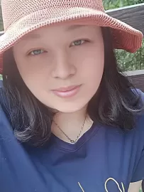 编号40367  48岁，76年出生，女，离异，有一个18岁女孩随我，身高161cm，初中学历，老家贵州省遵义市，目前在广东省东莞市工作，电子厂上班，月收入3000元左右，有房，择偶要求：50-60岁，身高169cm以上，学历不限。