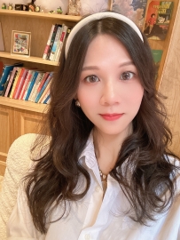 编号60202  33岁，91年出生，女，未婚，身高163cm，本科学历，老家广东省台山市，目前在广东省广州市工作，互联网行业，月收入8000元+，择偶要求：35-45岁，身高175cm以上，本科以上学历。