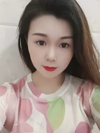 编号40445  39岁，86年出生，女，离异，有一个15岁女孩随我一个11岁男孩随对方，身高157cm，初中学历，老家贵州省赤水市，目前在广东省广州市番禺区工作，珠宝行业，月收入5000元+，择偶要求：35-45岁，身高175cm左右，初中以上文化。