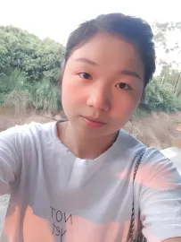 编号60063  34岁，90年出生，女，离异，有一个10岁女孩随对方，身高160cm，初中学历，老家湖北省黄石市，目前在广东省惠州市工作，工厂上班，月收入5000元，择偶要求：31-40岁，身高168cm以上，初中以上学历。