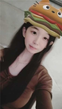 编号60211  18岁，07年出生，女，未婚，身高167cm，初中学历，老家广东省陆丰市，目前在广东省中山市工作，服务员，月收入4500元，择偶要求：19-21岁，身高153cm以上，初中以上学历。
