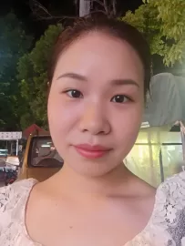编号40487  36岁，89年出生，女，离异，有一个14岁男孩随对方，身高153cm，大专学历，老家湖北省天门市，目前在广东省广州市工作，医疗健康行业，月收入5000元+，择偶要求：33-43岁，身高160cm以上，高中以上文化。