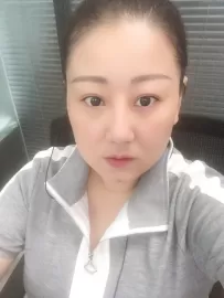 编号40006  44岁，81年出生，女，离异，无小孩，身高158cm，大专学历，老家湖北省武汉市，目前在广东中山市工作，建筑行业，月薪6000元，有房，择偶要求：36-50岁，身高170cm以上，高中以上文化。