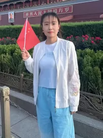 编号2156  38岁，86年出生，女，离异，有一个13岁男孩随对方，身高156cm，高中学历，老家陕西省汉中市，目前在广东省东莞市工作，制造行业，月收入1万元，有车，择偶要求：35-40岁，身高170cm以上，高中以上文化，收入稳定踏实顾家有上进心，可以接受离异带女孩。