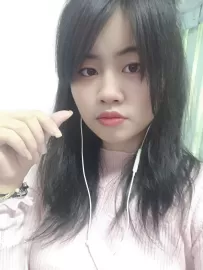 编号20464  32岁，93年出生，女，离异，有个15岁女孩随我，身高165cm，初中学历，老家湖南省衡阳市，目前在广东省深圳市龙岗工作，甜品行业，月薪3800元，择偶要求：30-36岁，身高170cm以上，高中以上文化。